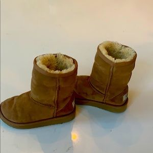 UGG kids size: 10 pull-on boot